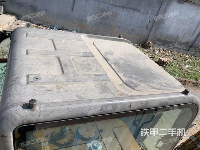 驾驶室顶部（整机外观）