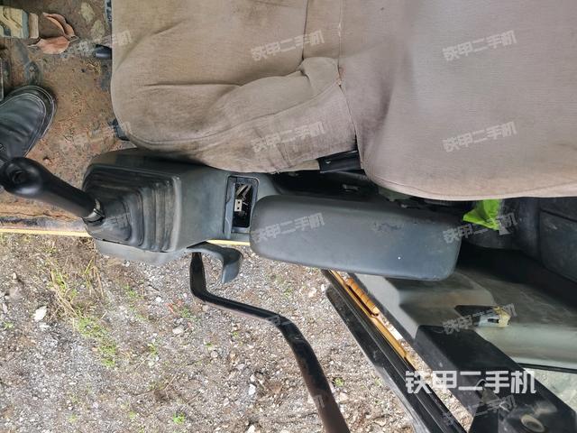 座椅左側(cè)控制臺/音響/含左手柄（駕駛室部分）