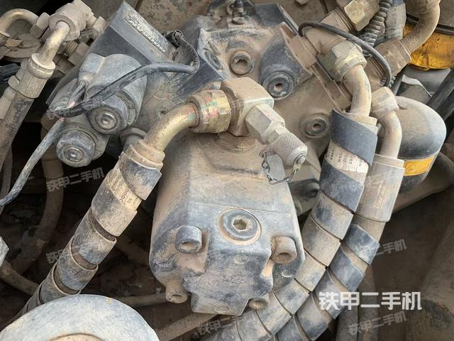 液壓泵艙室正面整體（整機(jī)外觀）