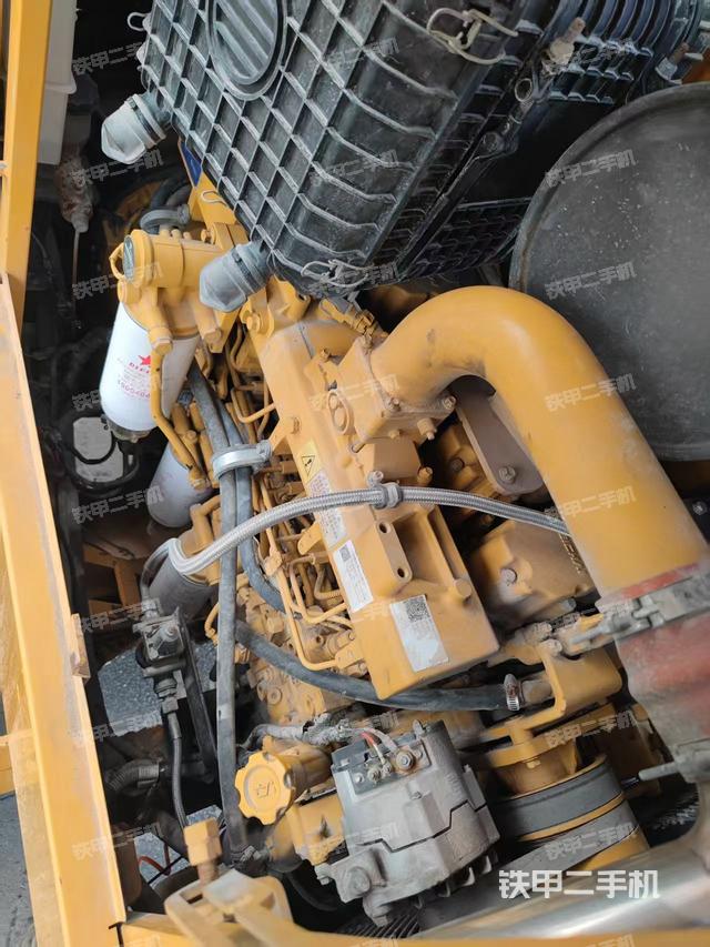 发动机右侧（整机外观及大件）