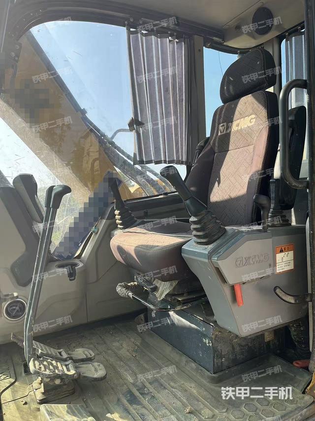 駕駛室整體（整機外觀）