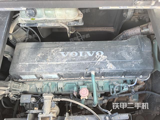 发动机整体俯视(整机外观) 发动机整体俯视(整机外观)