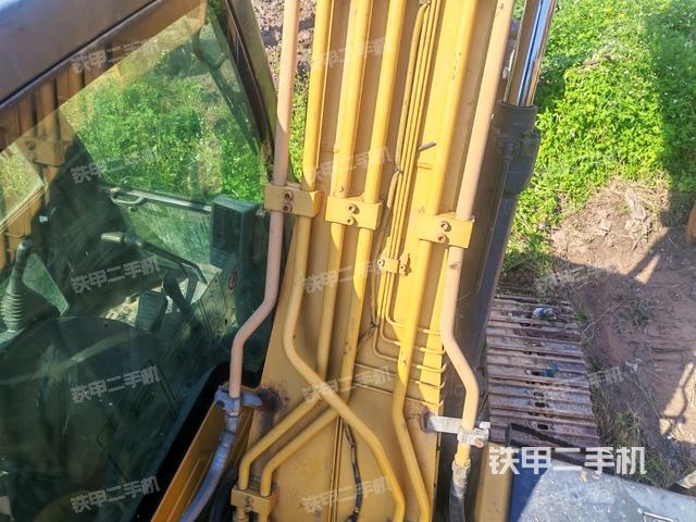 大臂背部俯視（工作和回轉(zhuǎn)裝置）