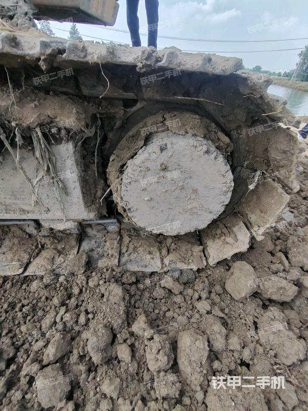 左导向轮(行走机构) 左导向轮(行走机构)