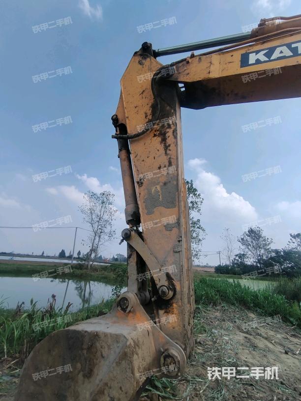 小臂整体左后(工作和回转装置) 小臂整体左后(工作和回转装置)