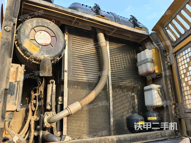 散熱器正面（大件艙室）