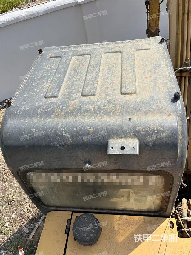 駕駛室頂部（整機外觀）