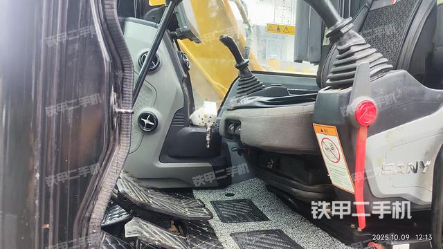 驾驶室整体（整机外观）