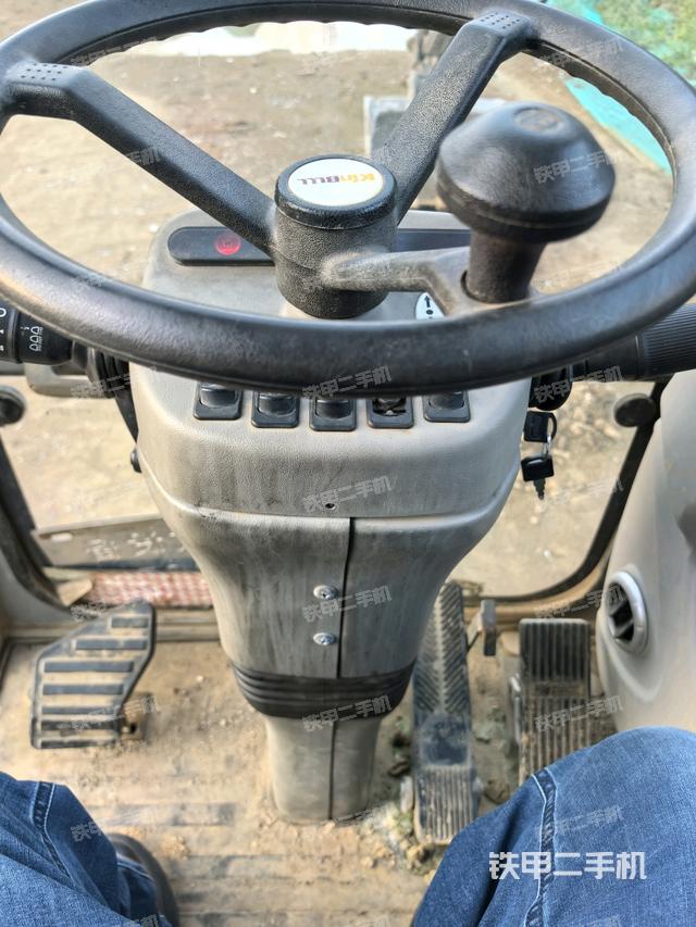 后窗玻璃角標（駕駛室部分）