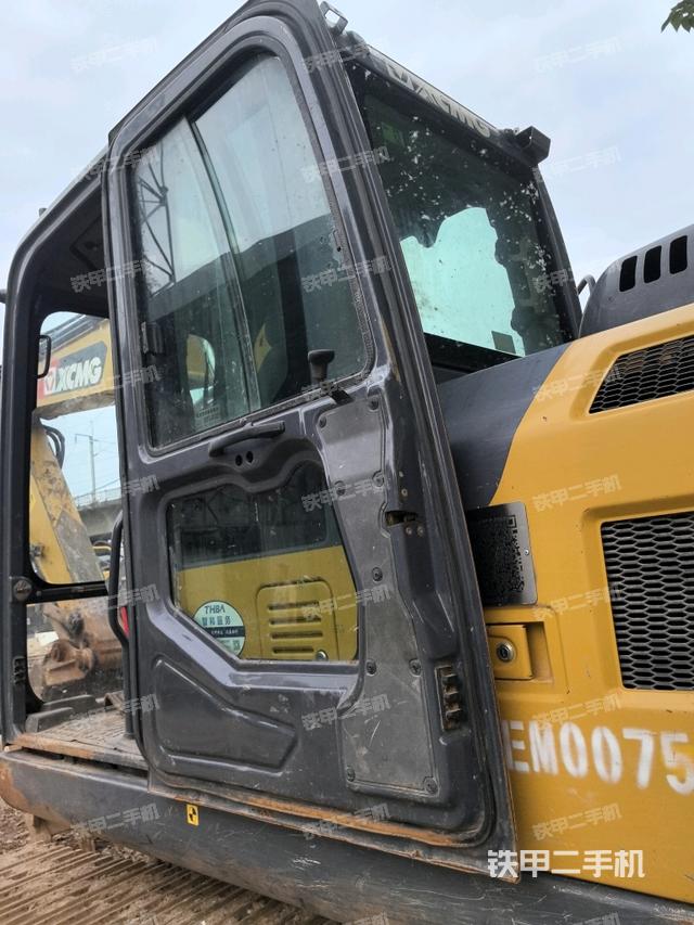 駕駛室左后45度（駕駛室部分）