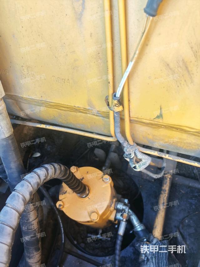 回轉(zhuǎn)馬達（上車部件）