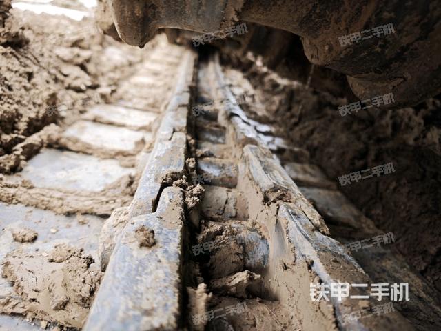 左驅(qū)動輪（行走機(jī)構(gòu)）