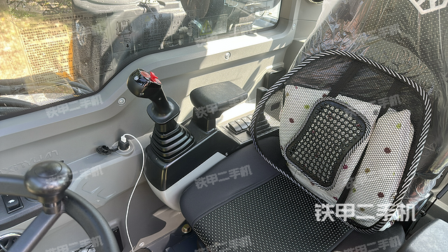 驾驶室整体（整机外观）