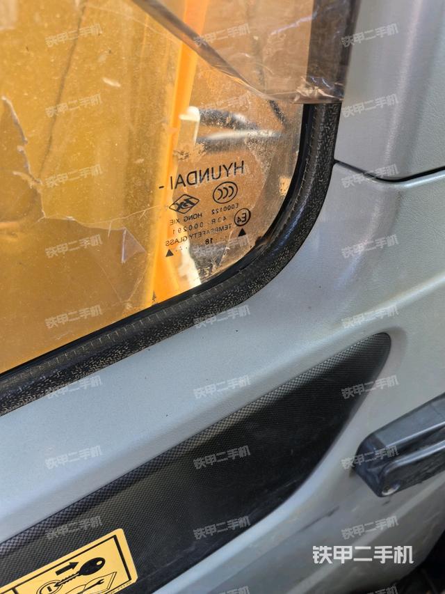 后窗玻璃角標(biāo)（駕駛室部分）