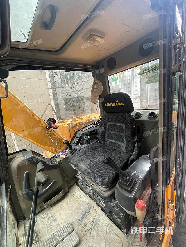 驾驶室整体（整机外观）