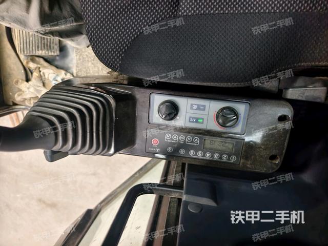 座椅左側(cè)控制臺(tái)/音響/含左手柄（駕駛室部分）