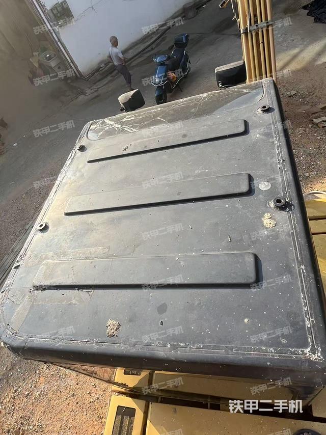 駕駛室頂部（整機(jī)外觀）