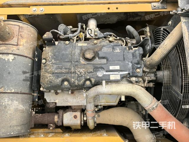 发动机室（上车部件）