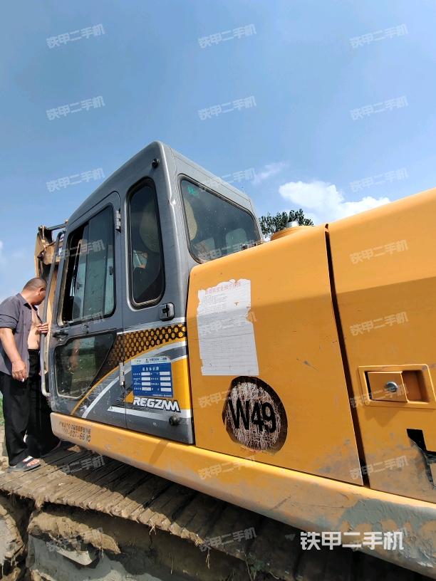 驾驶室左后45度(驾驶室部分) 驾驶室左后45度(驾驶室部分)