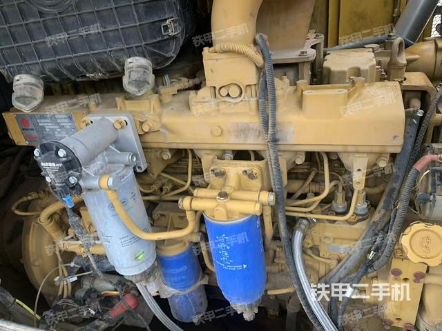 发动机左侧（整机外观及大件）