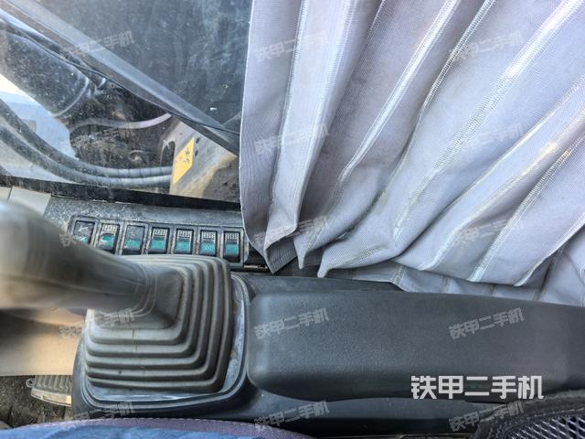 座椅左側控制臺/音響/含左手柄（駕駛室部分）