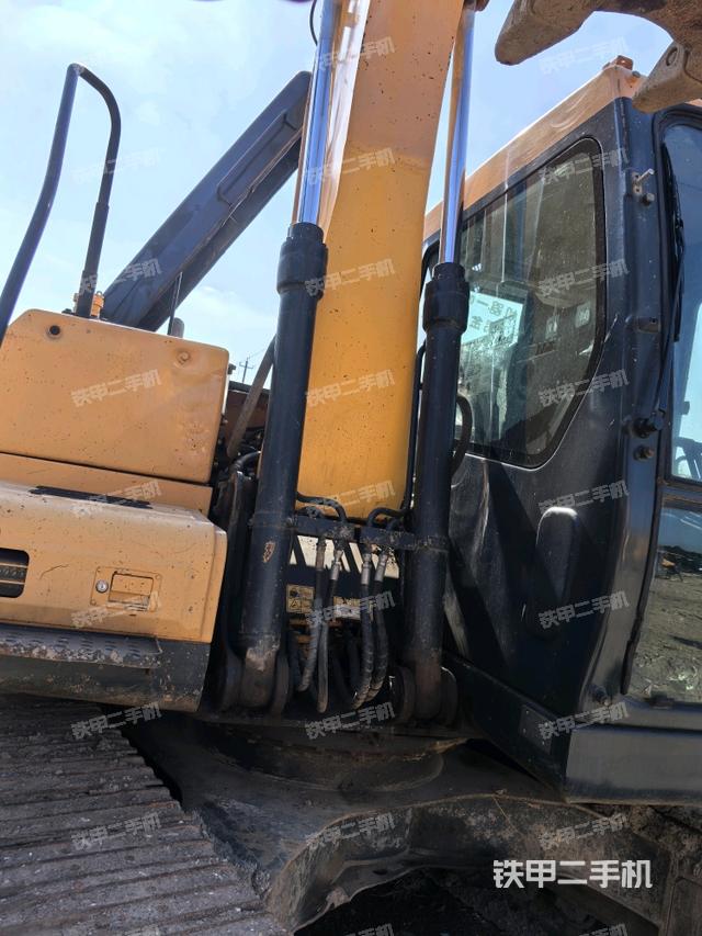 大臂油缸整體?豎拍（工作和回轉(zhuǎn)裝置）