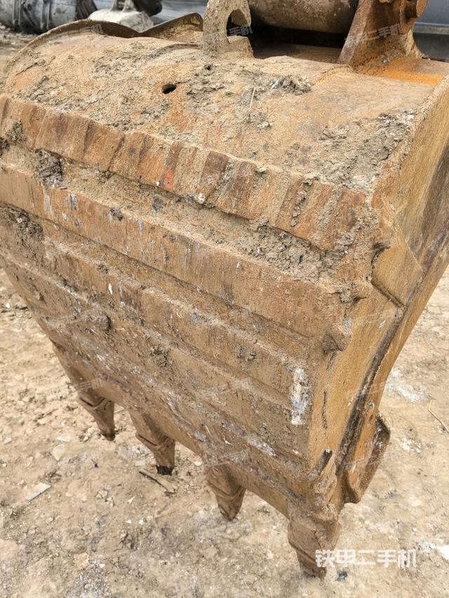 鏟斗右后整體（工作和回轉(zhuǎn)裝置）