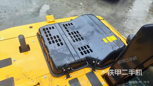 驾驶室顶部（整机外观）