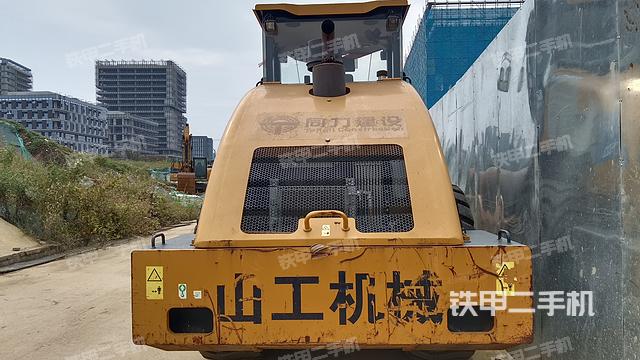 整机右后45°（设备外观及核心部件）