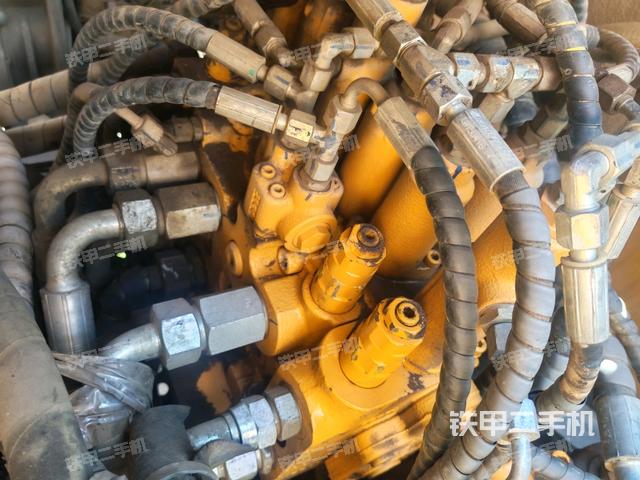 駕駛室頂部俯視（上車部件）