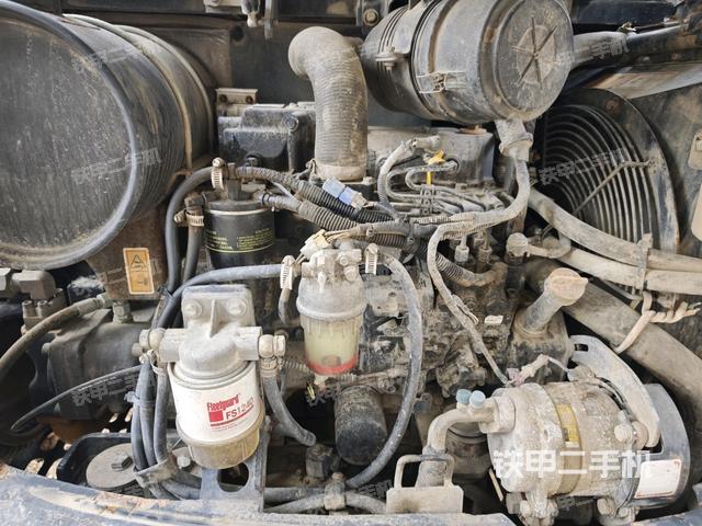 发动机室（上车部件）