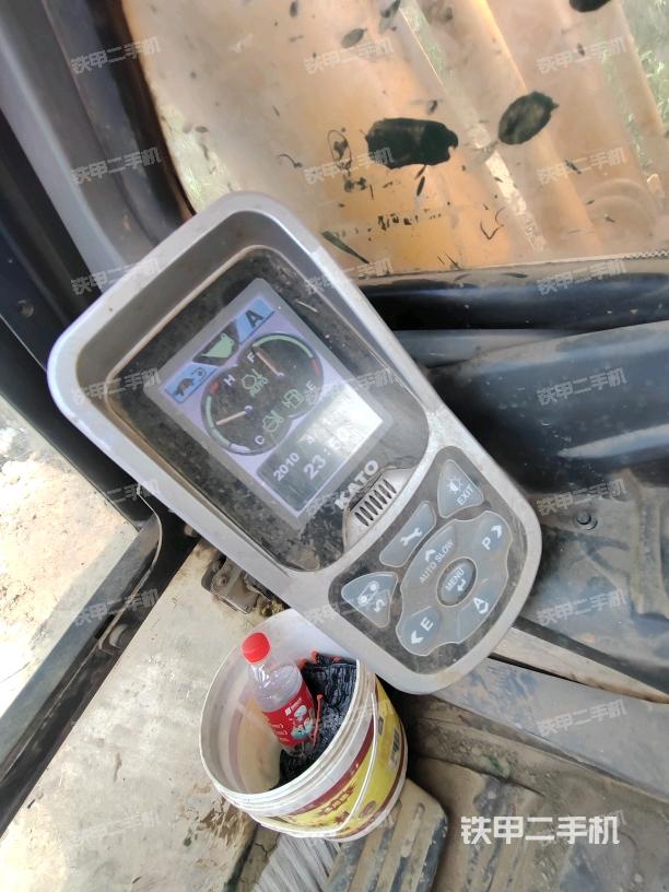 显示屏 (驾驶室部分) 显示屏 (驾驶室部分)