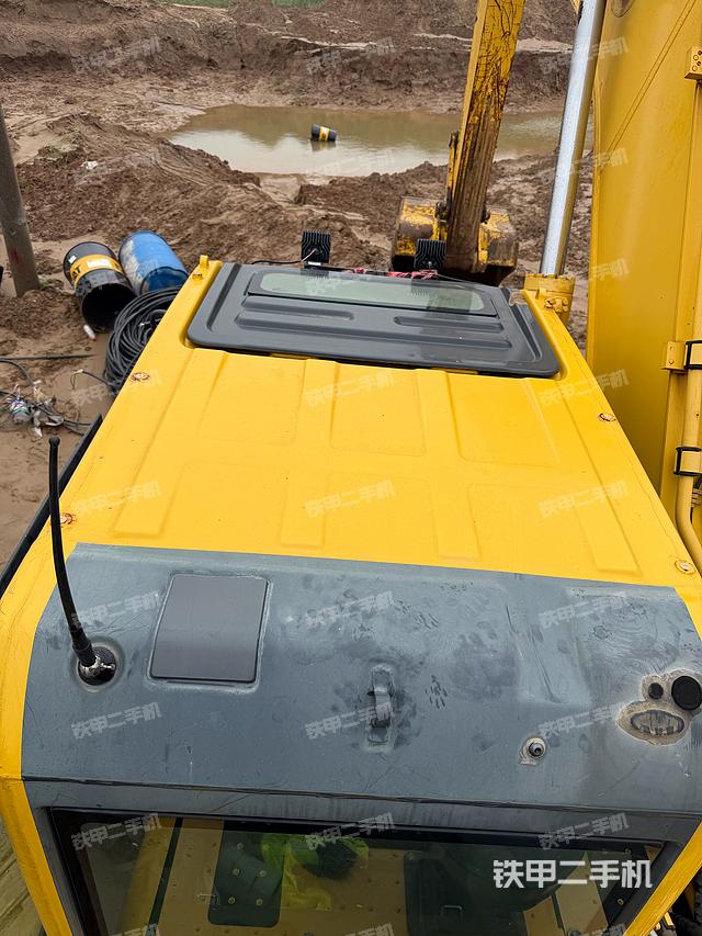 驾驶室顶部（整机外观）