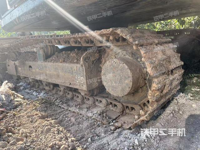 單側(cè)履帶整體（整機(jī)外觀）