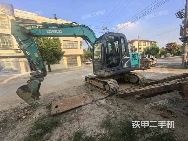 神鋼SK75-8挖掘機