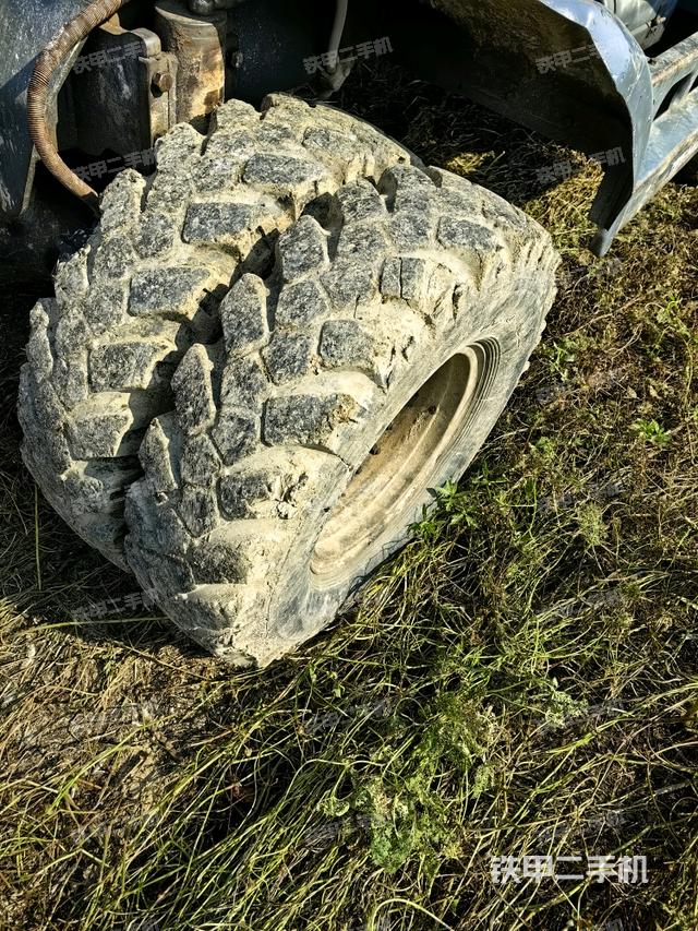 左驱动轮(行走机构) 左驱动轮(行走机构)