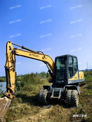 新源XY75W-8挖掘机实拍图片