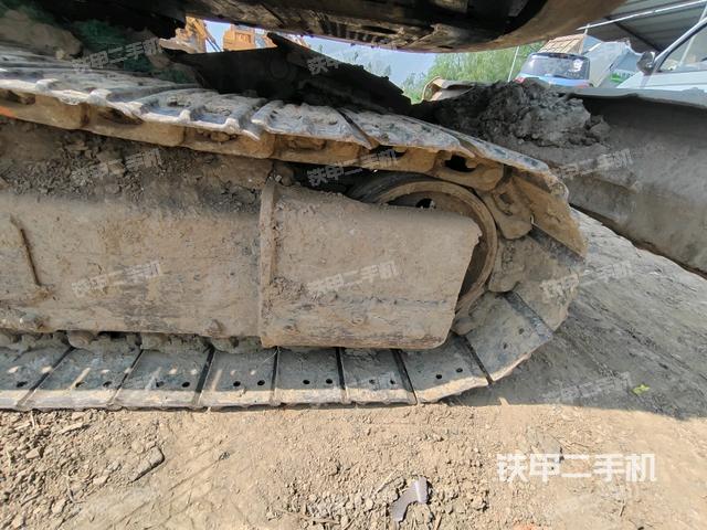 右驱动轮（行走机构）