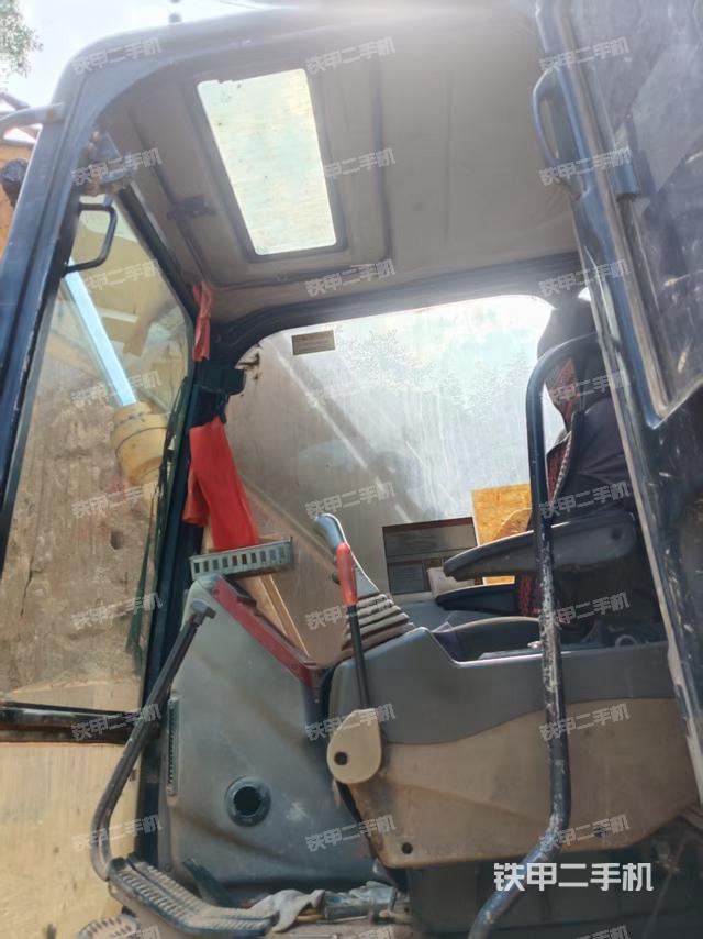 驾驶室整体（整机外观）