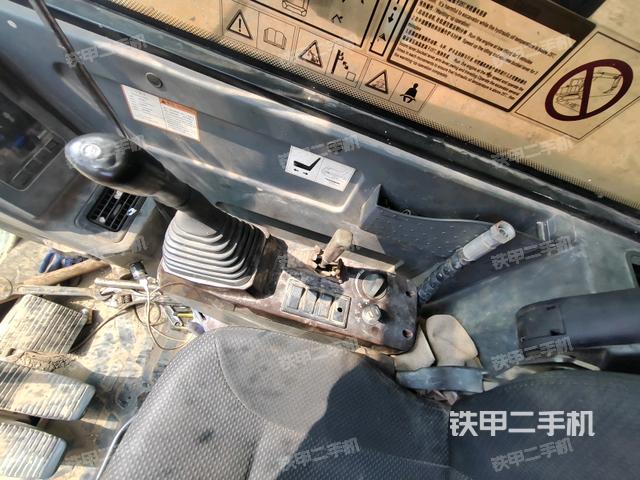 座椅左侧控制台/音响/含左手柄（驾驶室部分）