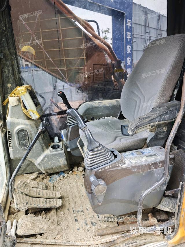 座椅后部（駕駛室部分）