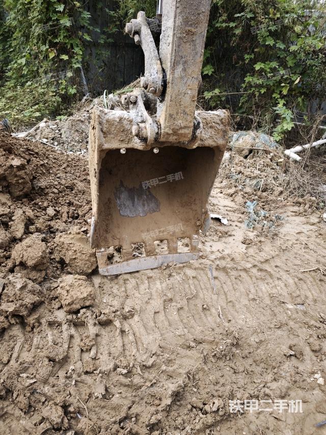 铲斗右后整体（工作和回转装置）