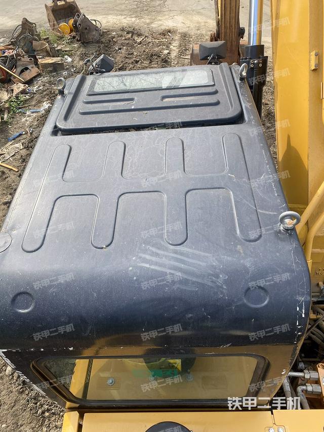 驾驶室顶部（整机外观）