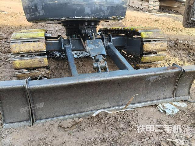 駕駛室頂部（整機(jī)外觀）