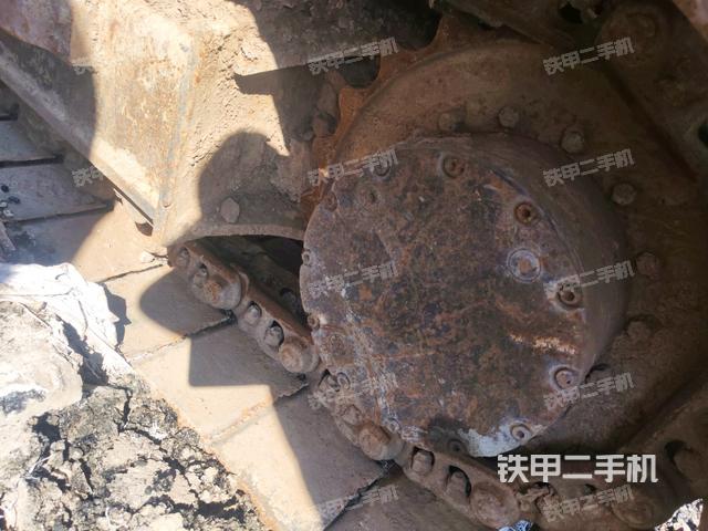 右驅(qū)動輪（行走機構(gòu)）