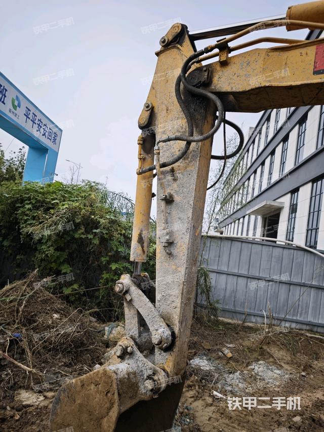 小臂整体左后（工作和回转装置）