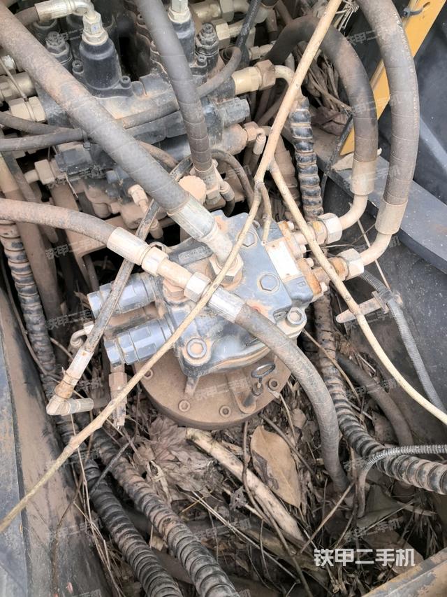 回轉(zhuǎn)馬達(dá)（上車部件）