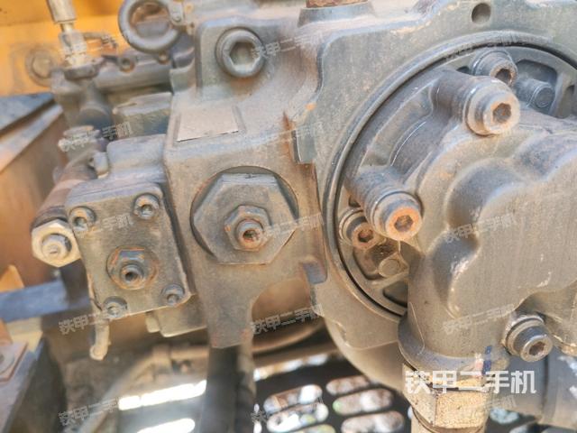 液壓泵斜45?左（大件艙室）