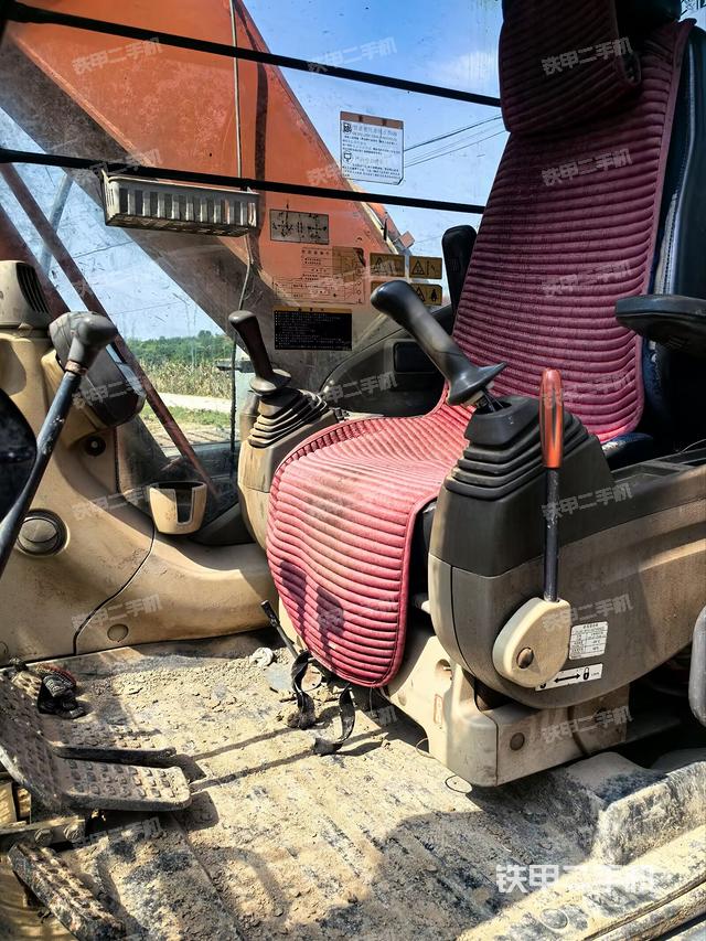 駕駛室整體（整機(jī)外觀）