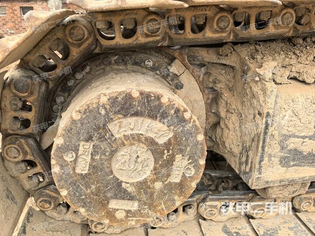 右驱动轮（行走机构）